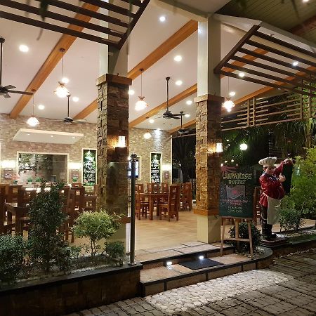 Eduardo'S Resort Calapan Buitenkant foto